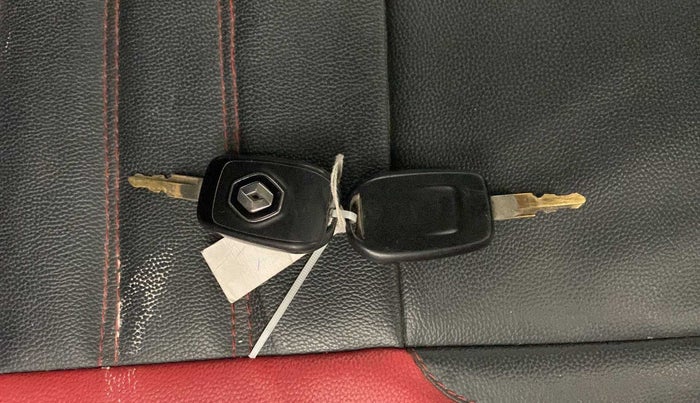 2015 Renault Kwid RXT 0.8 (O), Petrol, Manual, 48,229 km, Key Close Up