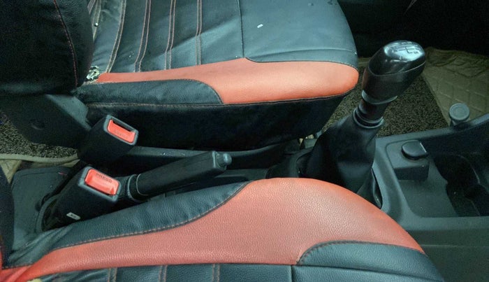 2015 Renault Kwid RXT 0.8 (O), Petrol, Manual, 48,229 km, Gear Lever