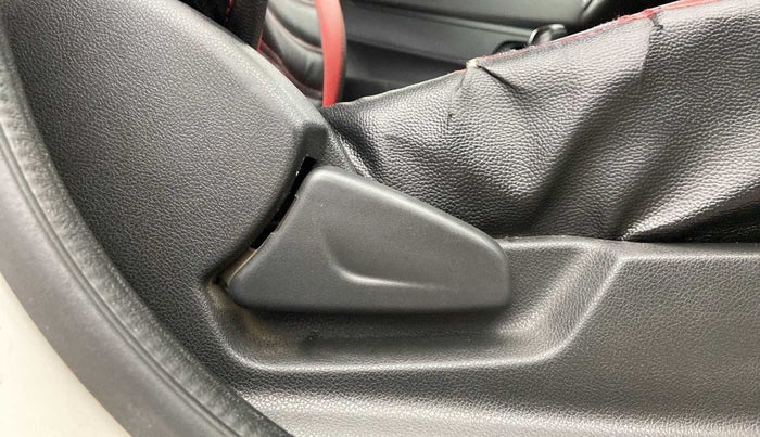 2015 Renault Kwid RXT 0.8 (O), Petrol, Manual, 48,229 km, Driver Side Adjustment Panel