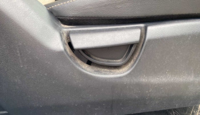 2019 Hyundai NEW SANTRO ERA EXECUTIVE, Petrol, Manual, 11,884 km, Driver Side Adjustment Panel