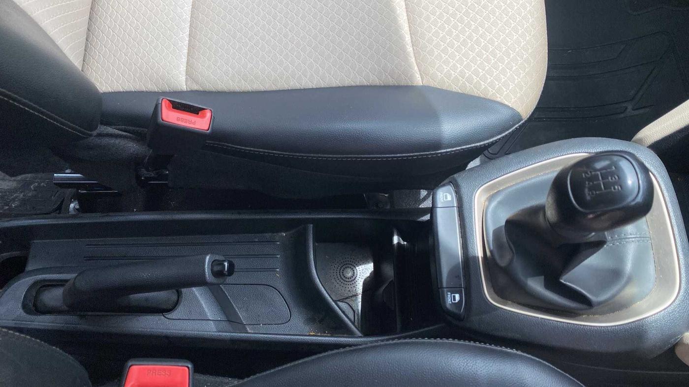 2019 Hyundai NEW SANTRO ERA EXECUTIVE, Petrol, Manual, 11,884 km, Gear Lever