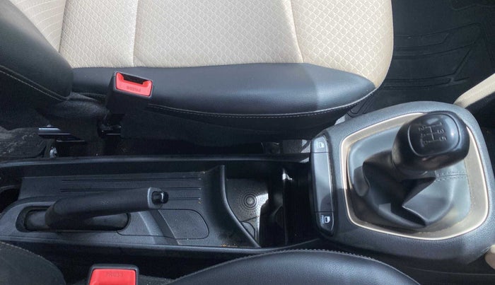 2019 Hyundai NEW SANTRO ERA EXECUTIVE, Petrol, Manual, 11,884 km, Gear Lever