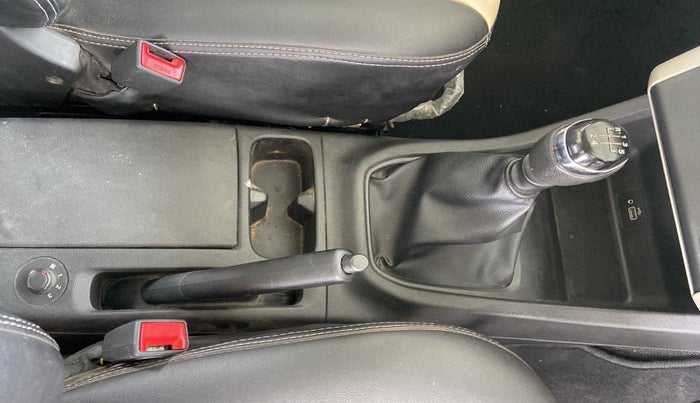 2020 Renault TRIBER RXT, Petrol, Manual, 26,173 km, Gear Lever