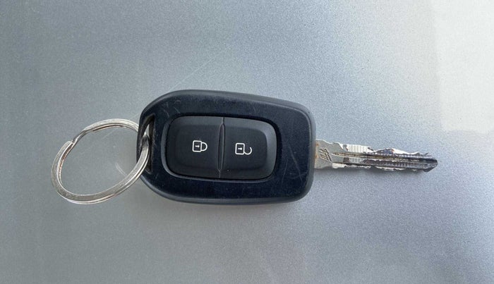 2020 Renault TRIBER RXT, Petrol, Manual, 26,173 km, Key Close Up