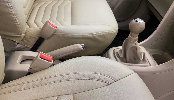 2016 Maruti Ertiga VXI, Petrol, Manual, 84,613 km, Gear Lever