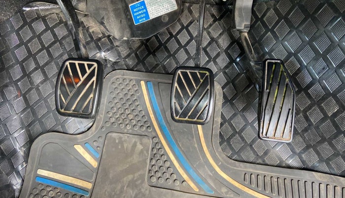 2019 Toyota Glanza G, Petrol, Manual, 37,376 km, Pedals