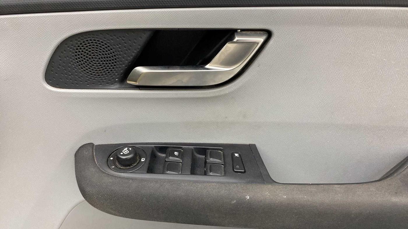 2020 Tata ALTROZ XZ PETROL, Petrol, Manual, 44,602 km, Driver Side Door Panels Control
