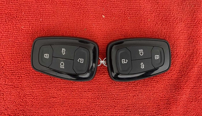2020 Tata ALTROZ XZ PETROL, Petrol, Manual, 44,602 km, Key Close Up
