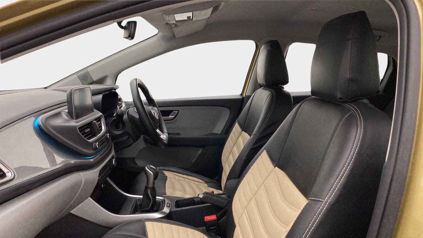 2020 Tata ALTROZ XZ PETROL, Petrol, Manual, 44,602 km, Right Side Front Door Cabin