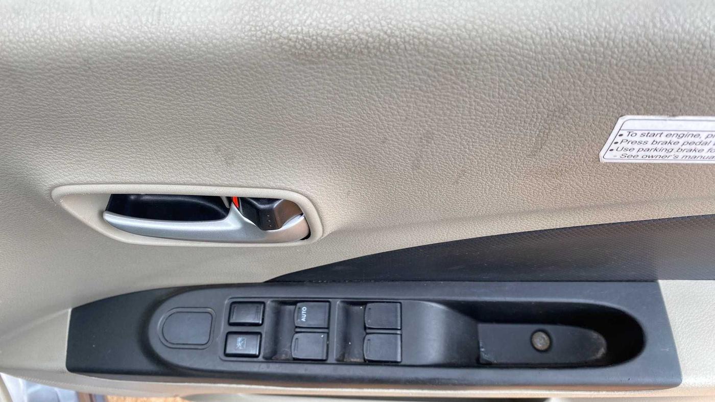 2016 Maruti Celerio VXI AMT, Petrol, Automatic, 35,250 km, Driver Side Door Panels Control