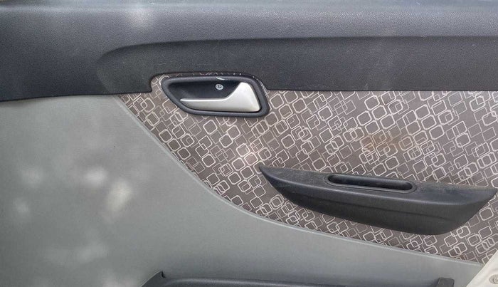 2017 Maruti Alto 800 LXI, Petrol, Manual, 69,275 km, Driver Side Door Panels Control