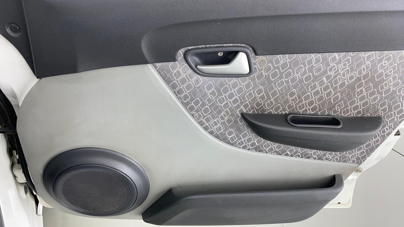 2017 Maruti Alto 800 VXI, Petrol, Manual, 31,666 km, Driver Side Door Panels Control