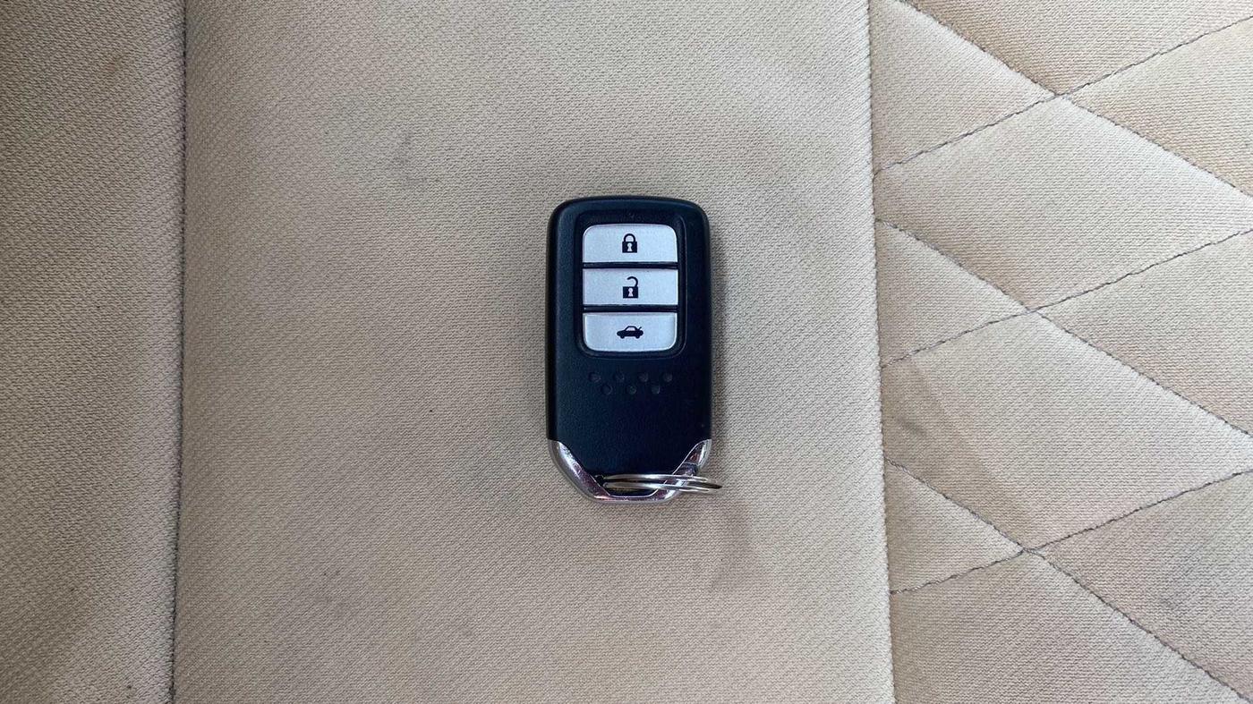 2014 Honda City 1.5L I-VTEC VX, Petrol, Manual, 77,233 km, Key Close Up