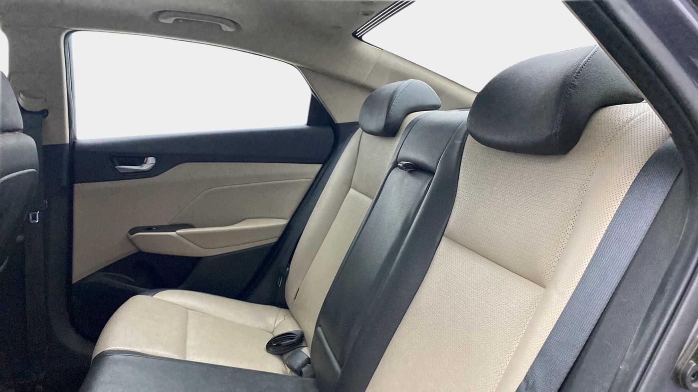 2018 Hyundai Verna 1.6 VTVT SX O, Petrol, Manual, 58,549 km, Right Side Rear Door Cabin