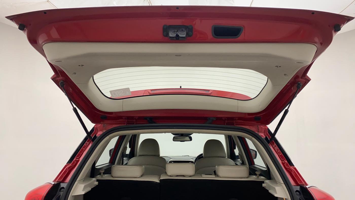 2020 Mahindra XUV300 W8 (O) 1.5 DIESEL, Diesel, Manual, 71,834 km, Boot Door Open