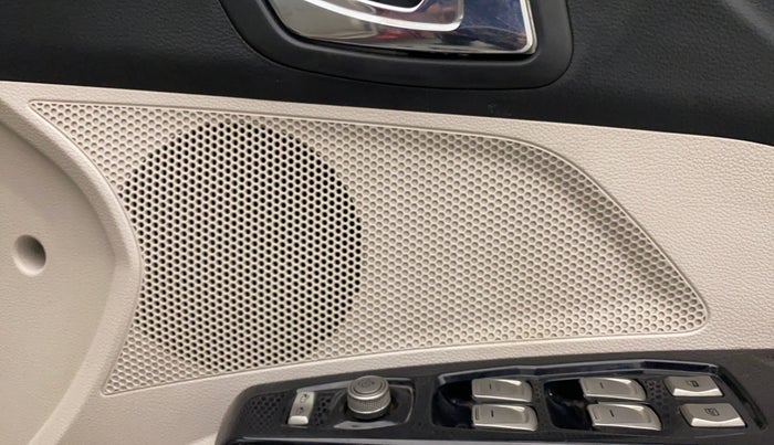 2020 Mahindra XUV300 W8 (O) 1.5 DIESEL, Diesel, Manual, 71,834 km, Speaker
