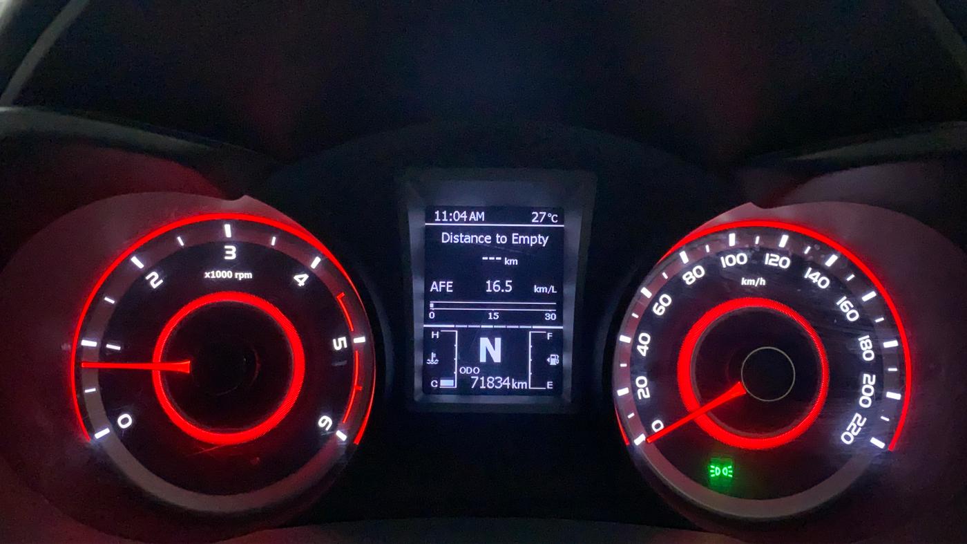 2020 Mahindra XUV300 W8 (O) 1.5 DIESEL, Diesel, Manual, 71,834 km, Odometer Image