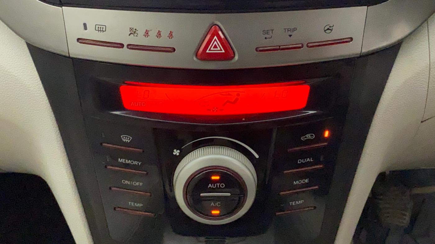 2020 Mahindra XUV300 W8 (O) 1.5 DIESEL, Diesel, Manual, 71,834 km, Automatic Climate Control