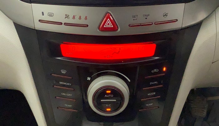2020 Mahindra XUV300 W8 (O) 1.5 DIESEL, Diesel, Manual, 71,834 km, Automatic Climate Control