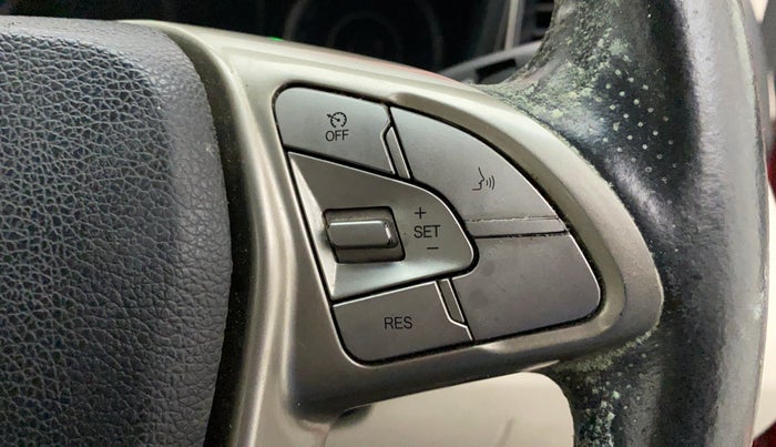 2020 Mahindra XUV300 W8 (O) 1.5 DIESEL, Diesel, Manual, 71,834 km, Adaptive Cruise Control