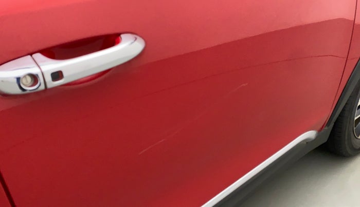 2020 Mahindra XUV300 W8 (O) 1.5 DIESEL, Diesel, Manual, 71,834 km, Driver-side door - Minor scratches