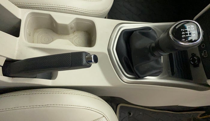 2020 Mahindra XUV300 W8 (O) 1.5 DIESEL, Diesel, Manual, 71,834 km, Gear Lever