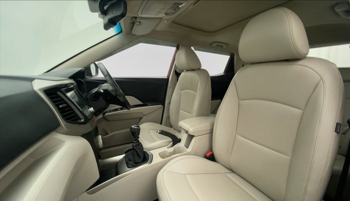 2020 Mahindra XUV300 W8 (O) 1.5 DIESEL, Diesel, Manual, 71,834 km, Right Side Front Door Cabin
