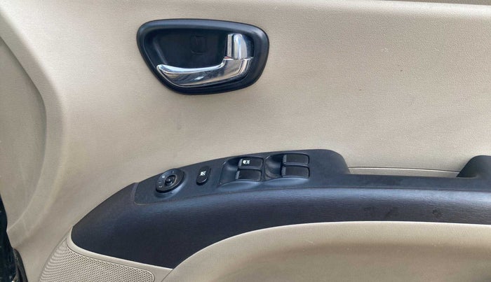 2010 Hyundai i10 MAGNA 1.2, Petrol, Manual, 92,640 km, Driver Side Door Panels Control