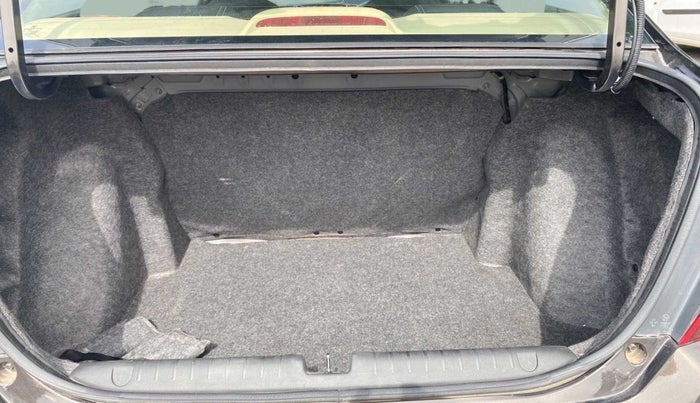 2021 Honda Amaze 1.2L I-VTEC VX CVT, Petrol, Automatic, 18,407 km, Boot Inside