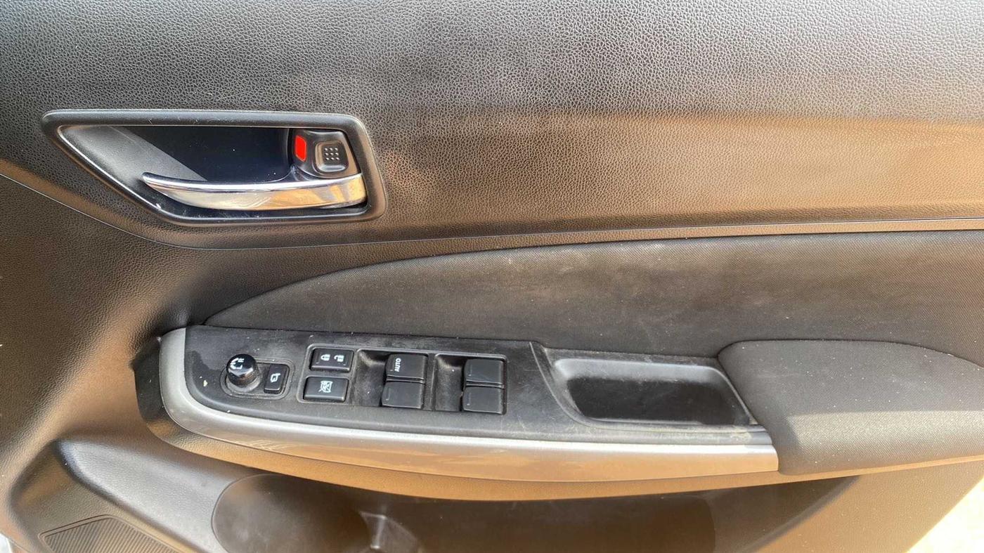 2019 Maruti Swift ZXI AMT, Petrol, Automatic, 21,955 km, Driver Side Door Panels Control