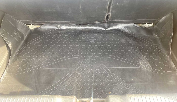 2019 Maruti Swift ZXI AMT, Petrol, Automatic, 21,955 km, Boot Inside