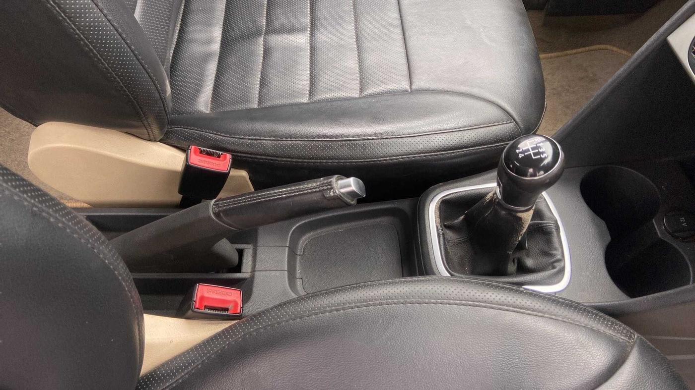 2015 Volkswagen Polo HIGHLINE1.2L, Petrol, Manual, 97,914 km, Gear Lever