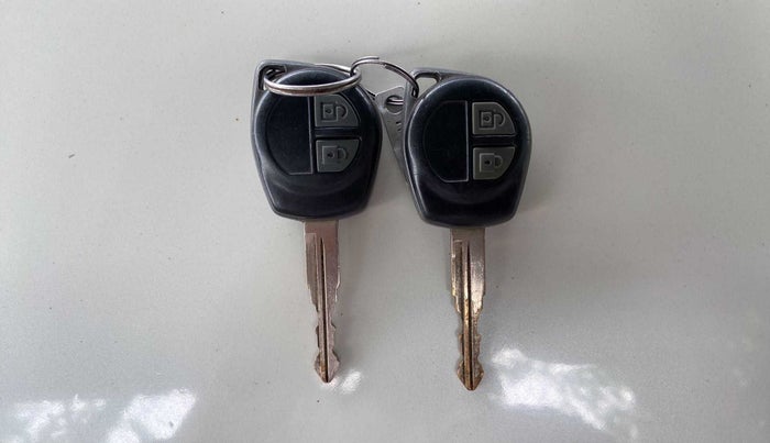 2016 Maruti Swift LXI, Petrol, Manual, 24,750 km, Key Close Up