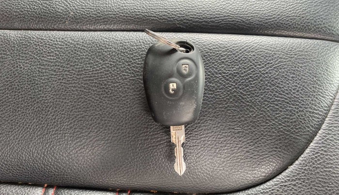 2014 Renault Duster 85 PS RXE DIESEL, Diesel, Manual, 90,956 km, Key Close Up