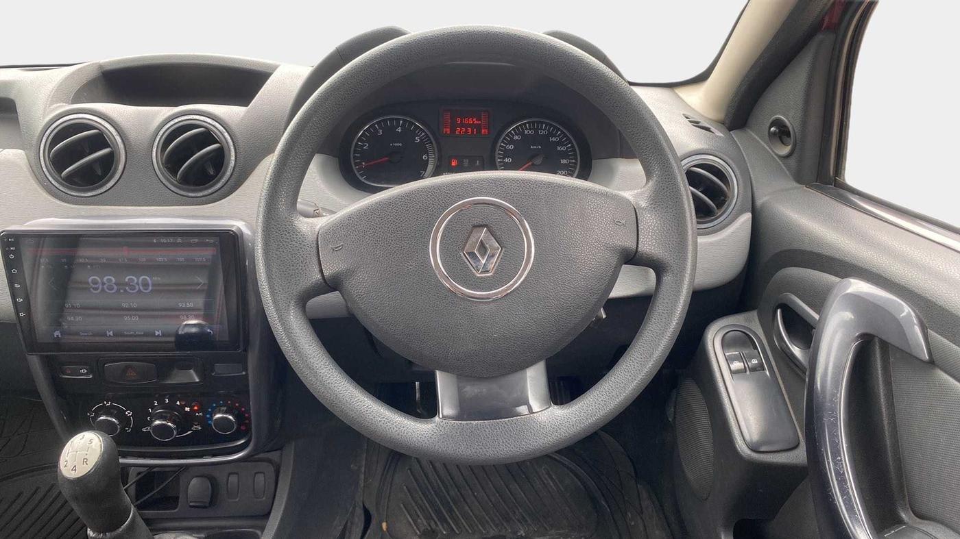 2014 Renault Duster 85 PS RXE DIESEL, Diesel, Manual, 90,956 km, Steering Wheel Close Up