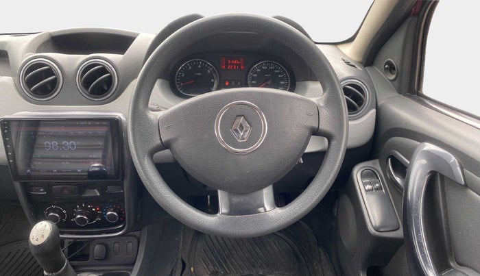 2014 Renault Duster 85 PS RXE DIESEL, Diesel, Manual, 90,956 km, Steering Wheel Close Up