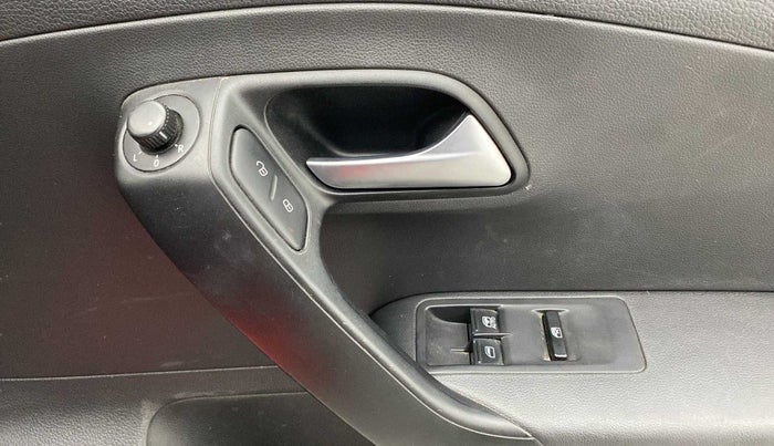 2018 Volkswagen Polo COMFORTLINE 1.2L, Petrol, Manual, 76,312 km, Driver Side Door Panels Control