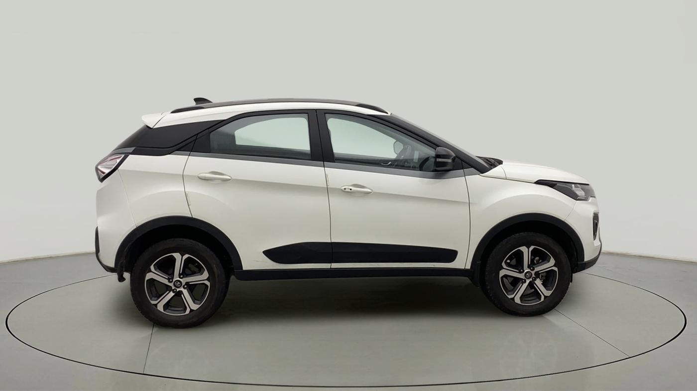 2021 Tata NEXON XZA PLUS (O) PETROL, Petrol, Automatic, 24,019 km, Right Side View