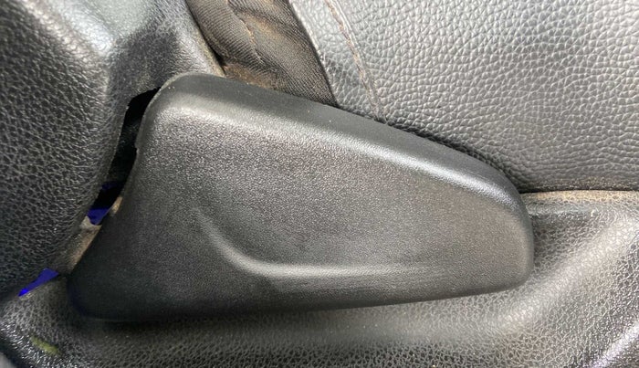2020 Renault Kwid RXT 1.0 (O), Petrol, Manual, 55,845 km, Driver Side Adjustment Panel