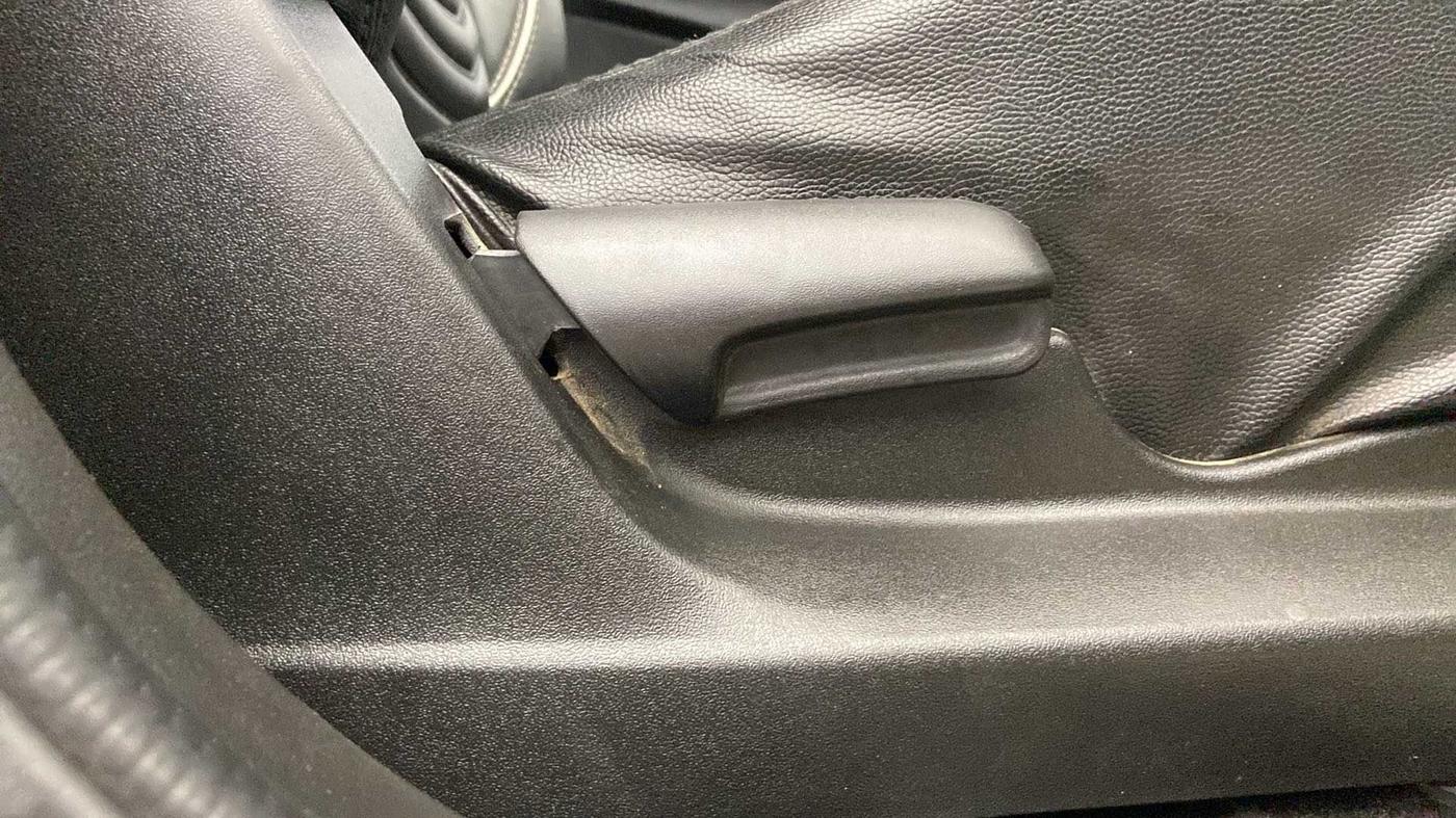 2021 Maruti Vitara Brezza LXI, Petrol, Manual, 47,897 km, Driver Side Adjustment Panel