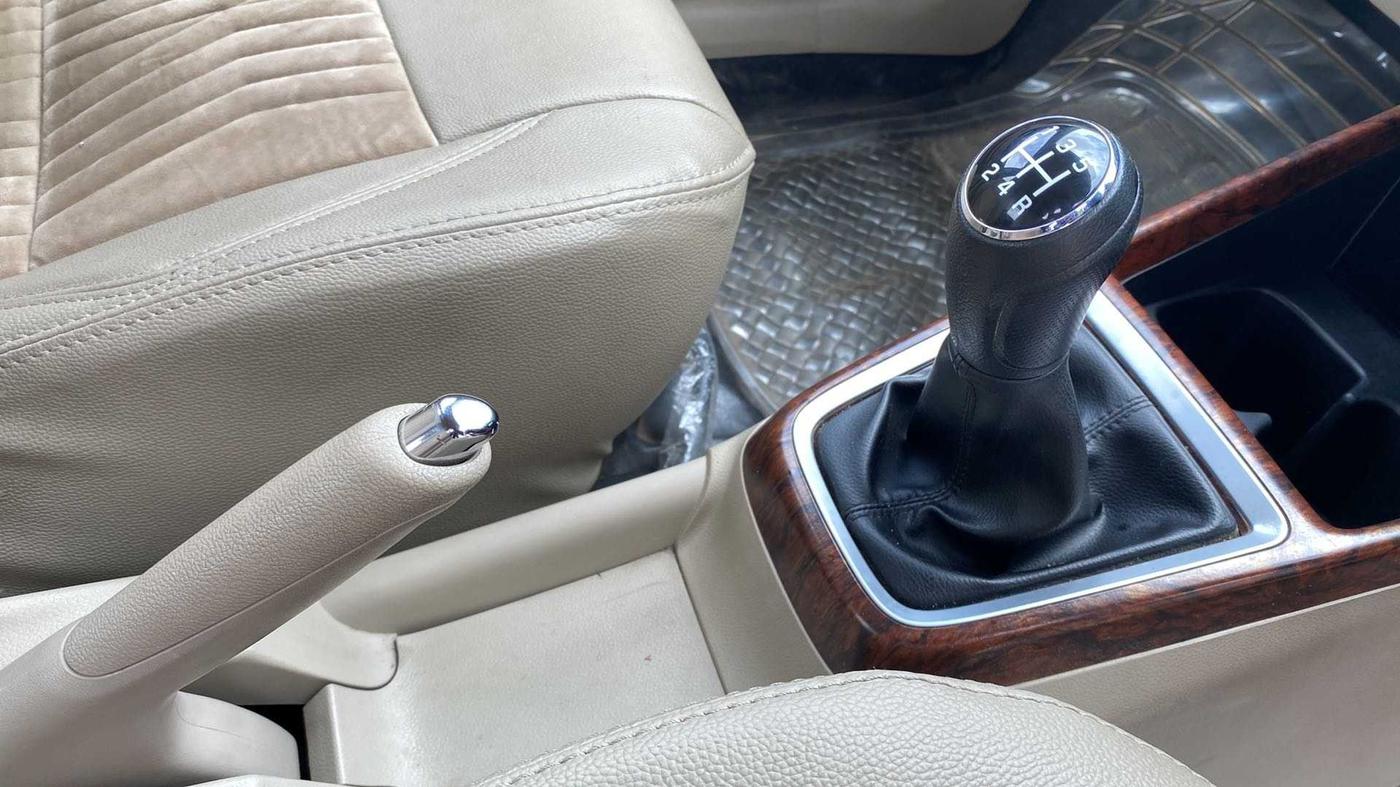 2018 Maruti Dzire VXI, Petrol, Manual, 44,464 km, Gear Lever