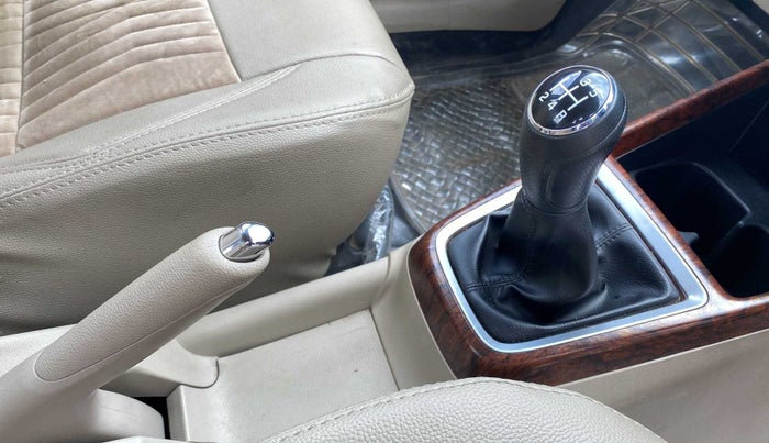 2018 Maruti Dzire VXI, Petrol, Manual, 44,464 km, Gear Lever