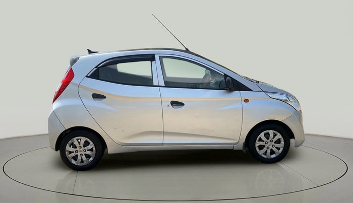 2016 Hyundai Eon MAGNA +, Petrol, Manual, 88,664 km, Right Side View