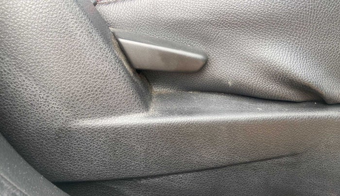 2018 Renault Duster 85 PS RXS MT DIESEL, Diesel, Manual, 29,232 km, Driver Side Adjustment Panel