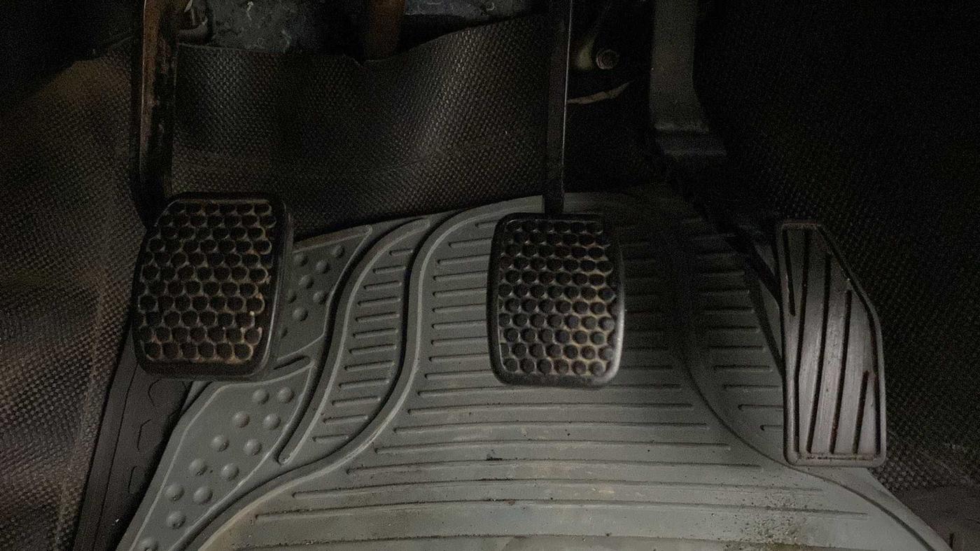 2021 Maruti Alto VXI, Petrol, Manual, 45,381 km, Pedals
