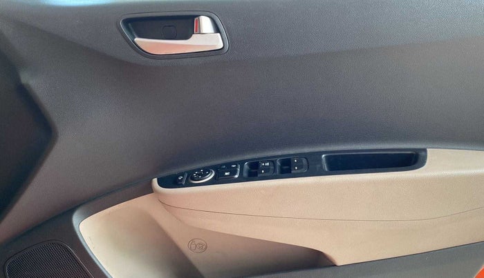 2018 Hyundai Grand i10 SPORTZ AT 1.2 KAPPA VTVT, Petrol, Automatic, 46,689 km, Driver Side Door Panels Control