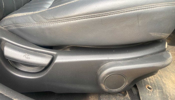 2018 Hyundai Grand i10 ASTA 1.2 KAPPA VTVT, Petrol, Manual, 91,312 km, Driver Side Adjustment Panel