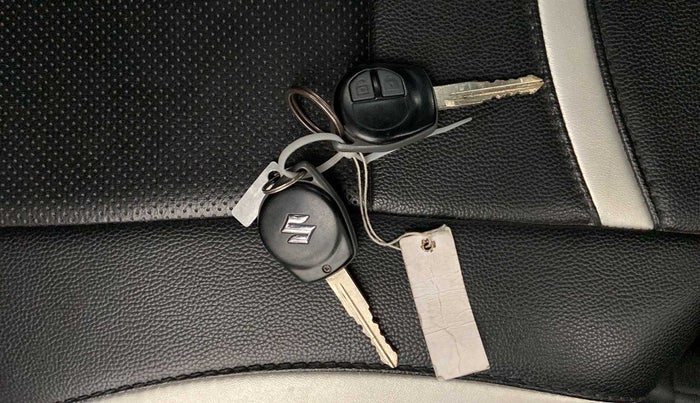 2017 Maruti Swift LXI (O), Petrol, Manual, 23,582 km, Key Close Up
