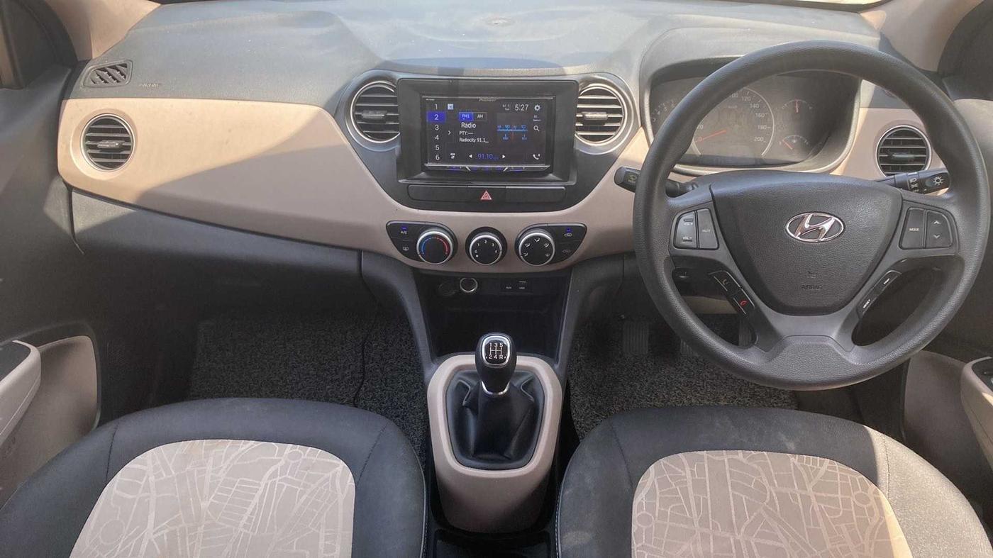 2016 Hyundai Grand i10 SPORTZ 1.2 KAPPA VTVT, Petrol, Manual, 63,658 km, Dashboard