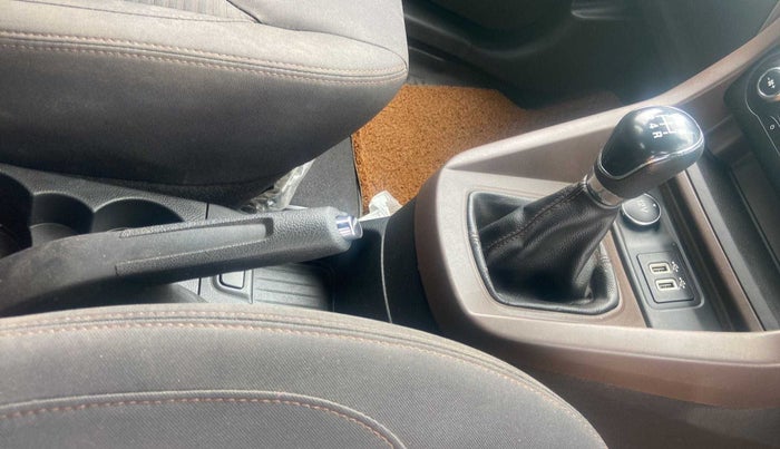 2019 Ford FREESTYLE TITANIUM PLUS 1.2 PETROL, Petrol, Manual, 50,209 km, Gear Lever